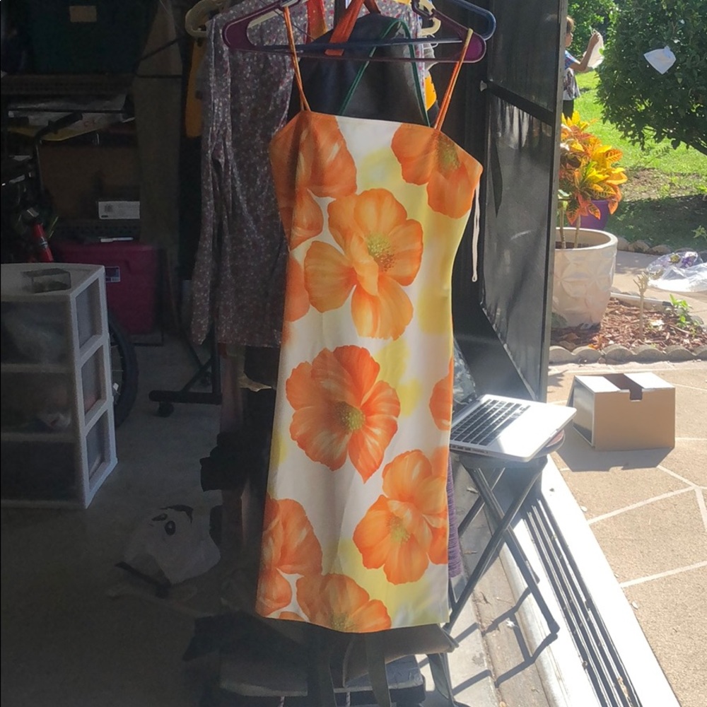 Dress - Picture 4 of 4